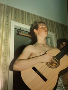 Björn med gitarr, tonåren